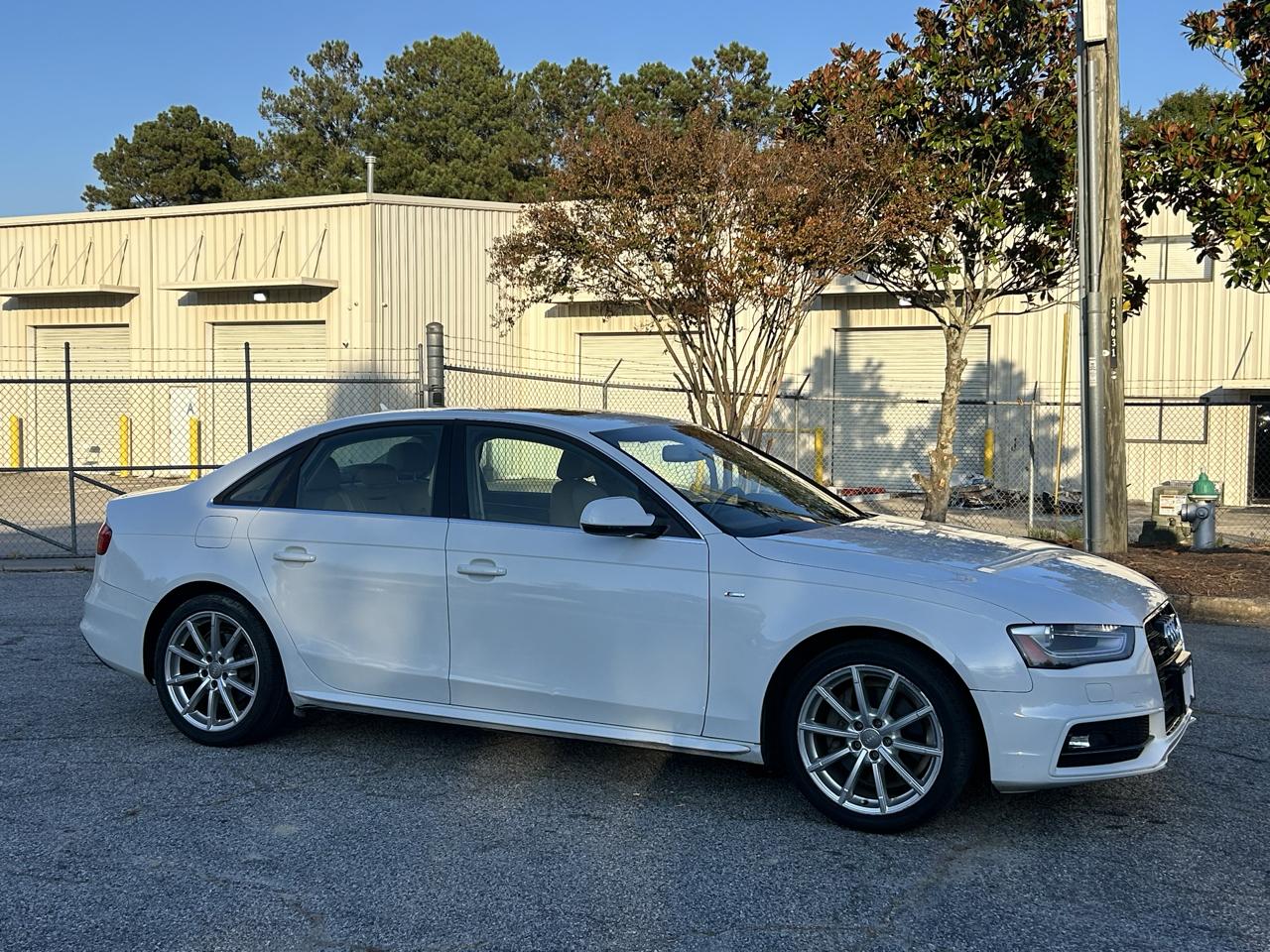 Audi A4 2.0T Premium quattro Sedan AWD 8A 2016