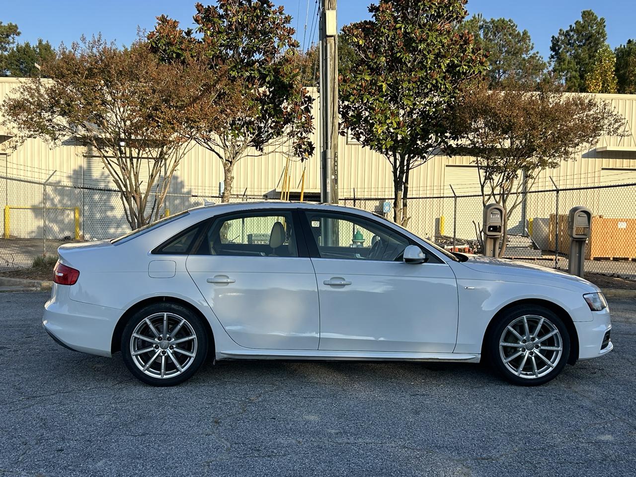 Audi A4 2.0T Premium quattro Sedan AWD 8A 2016