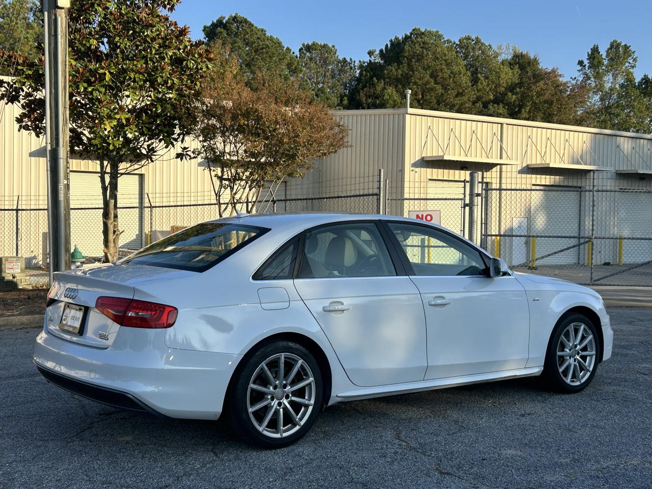 Audi A4 2.0T Premium quattro Sedan AWD 8A 2016