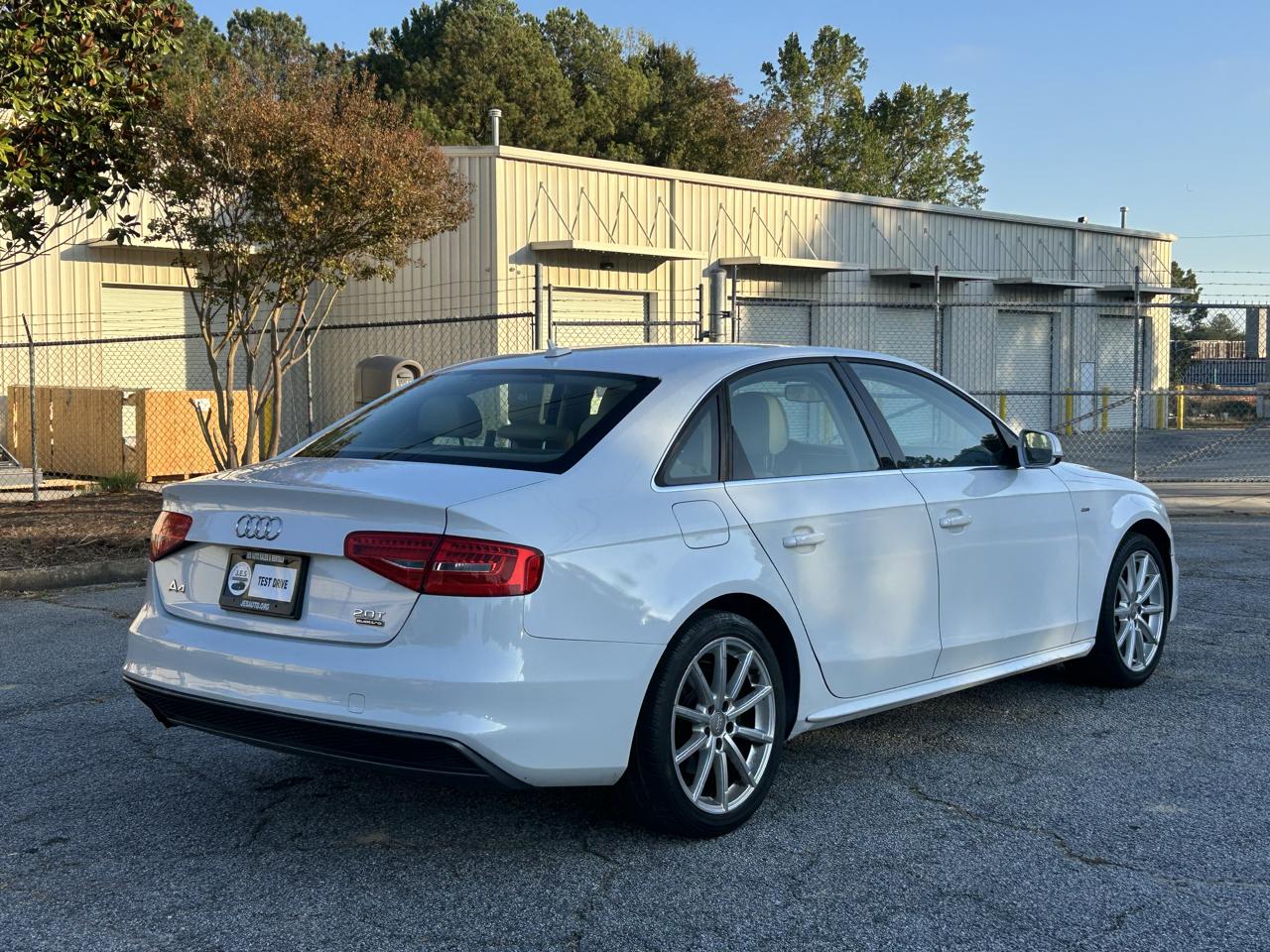 Audi A4 2.0T Premium quattro Sedan AWD 8A 2016