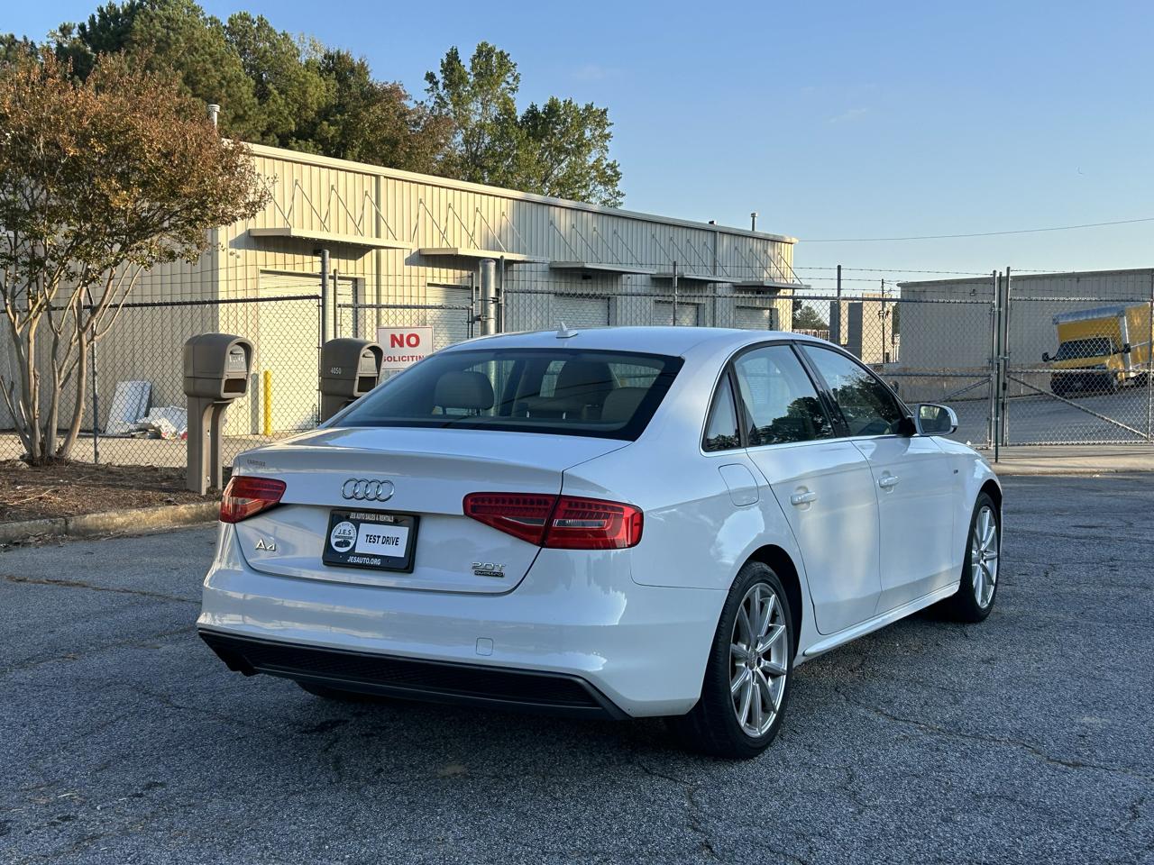 Audi A4 2.0T Premium quattro Sedan AWD 8A 2016