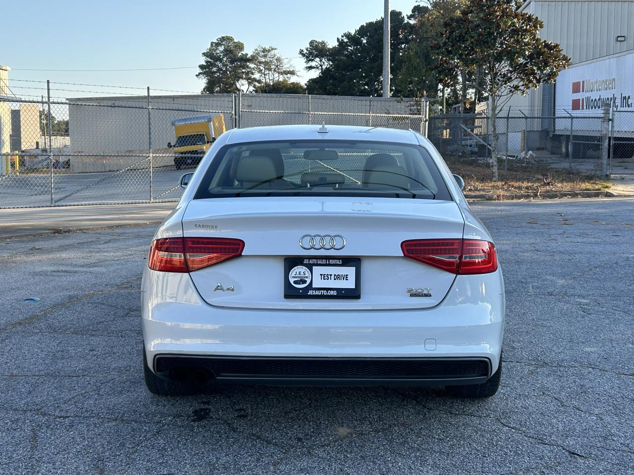 Audi A4 2.0T Premium quattro Sedan AWD 8A 2016