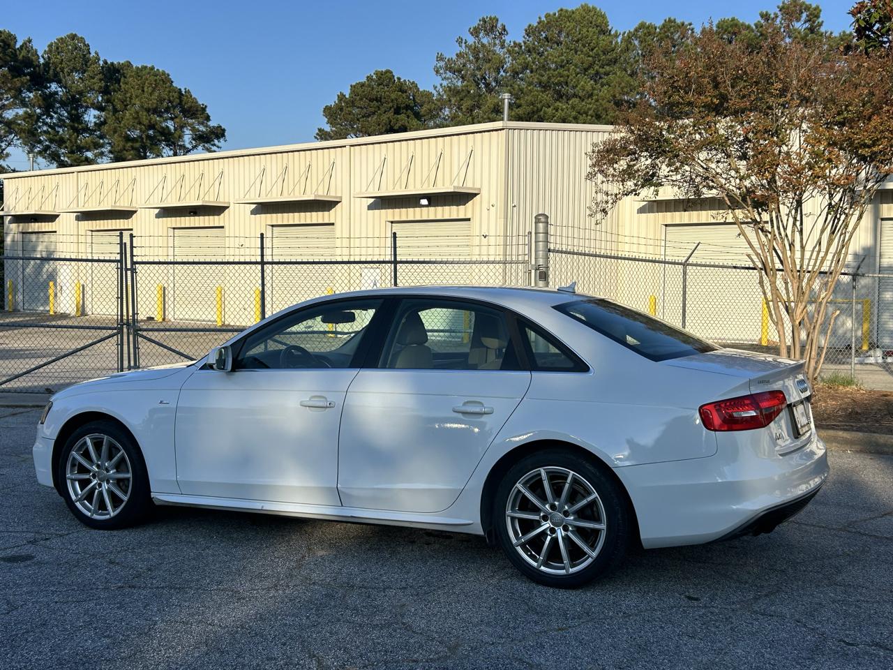 Audi A4 2.0T Premium quattro Sedan AWD 8A 2016