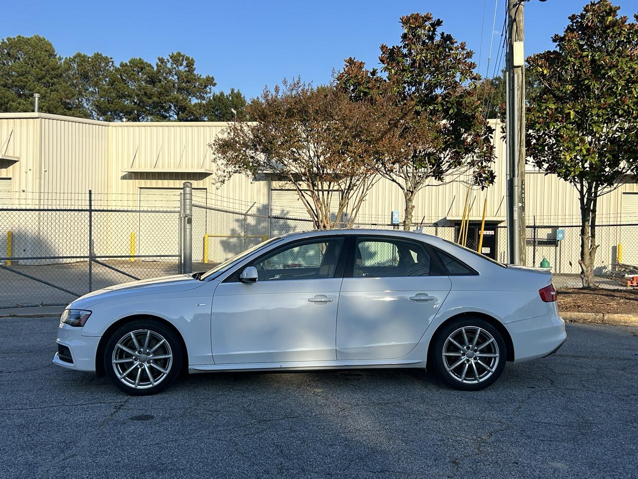 Audi A4 2.0T Premium quattro Sedan AWD 8A 2016