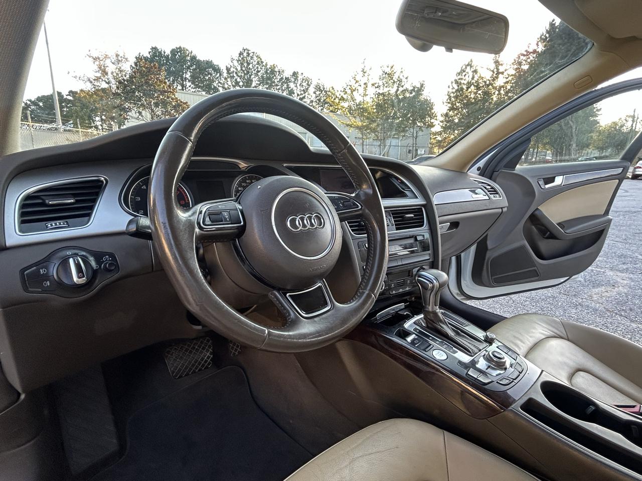 Audi A4 2.0T Premium quattro Sedan AWD 8A 2016