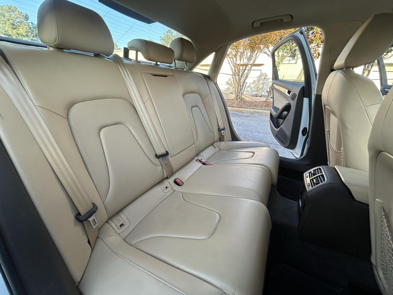 Audi A4 2.0T Premium quattro Sedan AWD 8A 2016