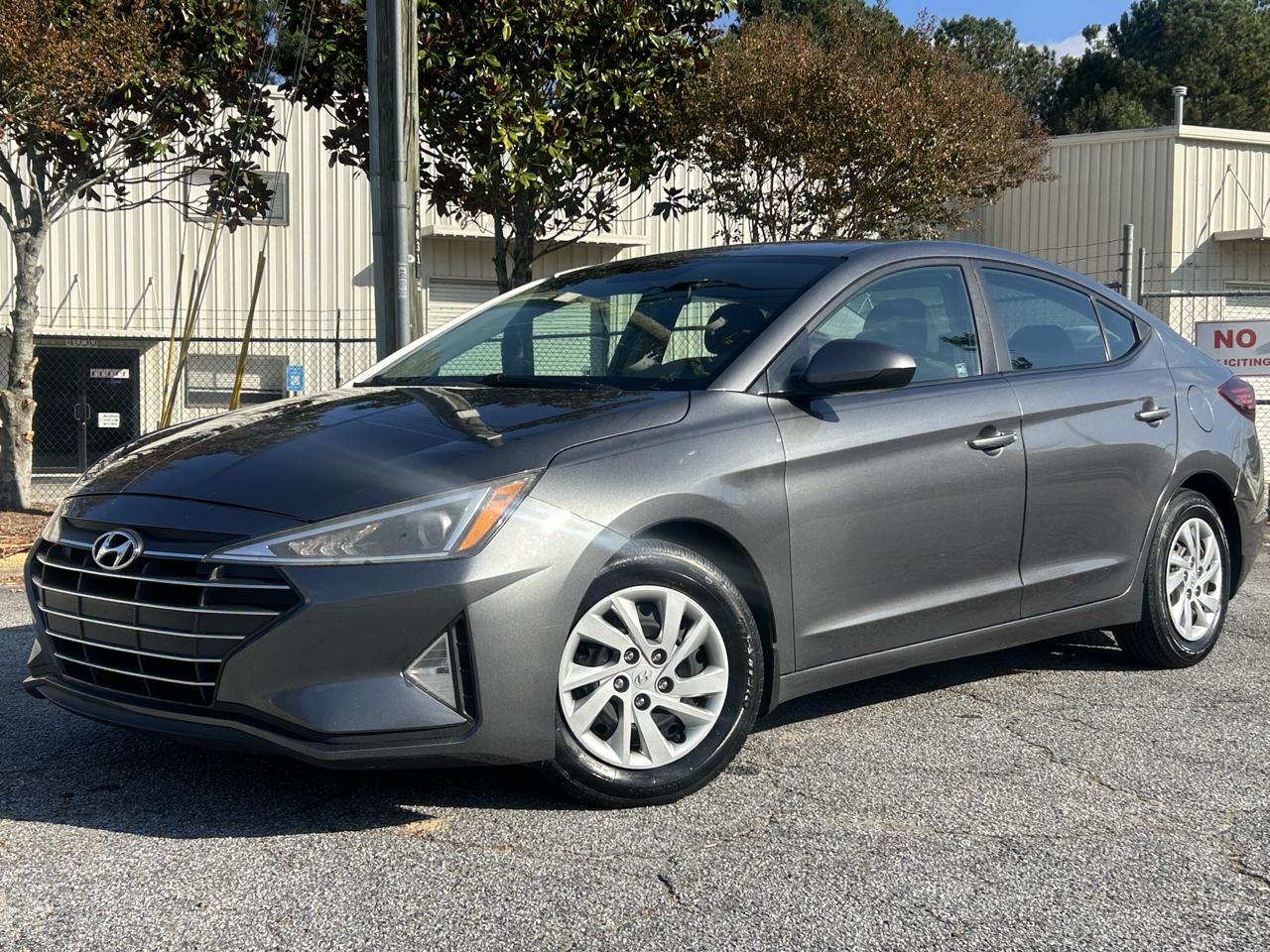 Hyundai Elantra SE 6AT 2019