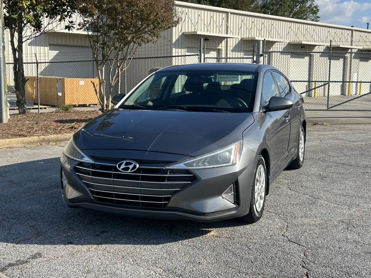 Hyundai Elantra SE 6AT 2019