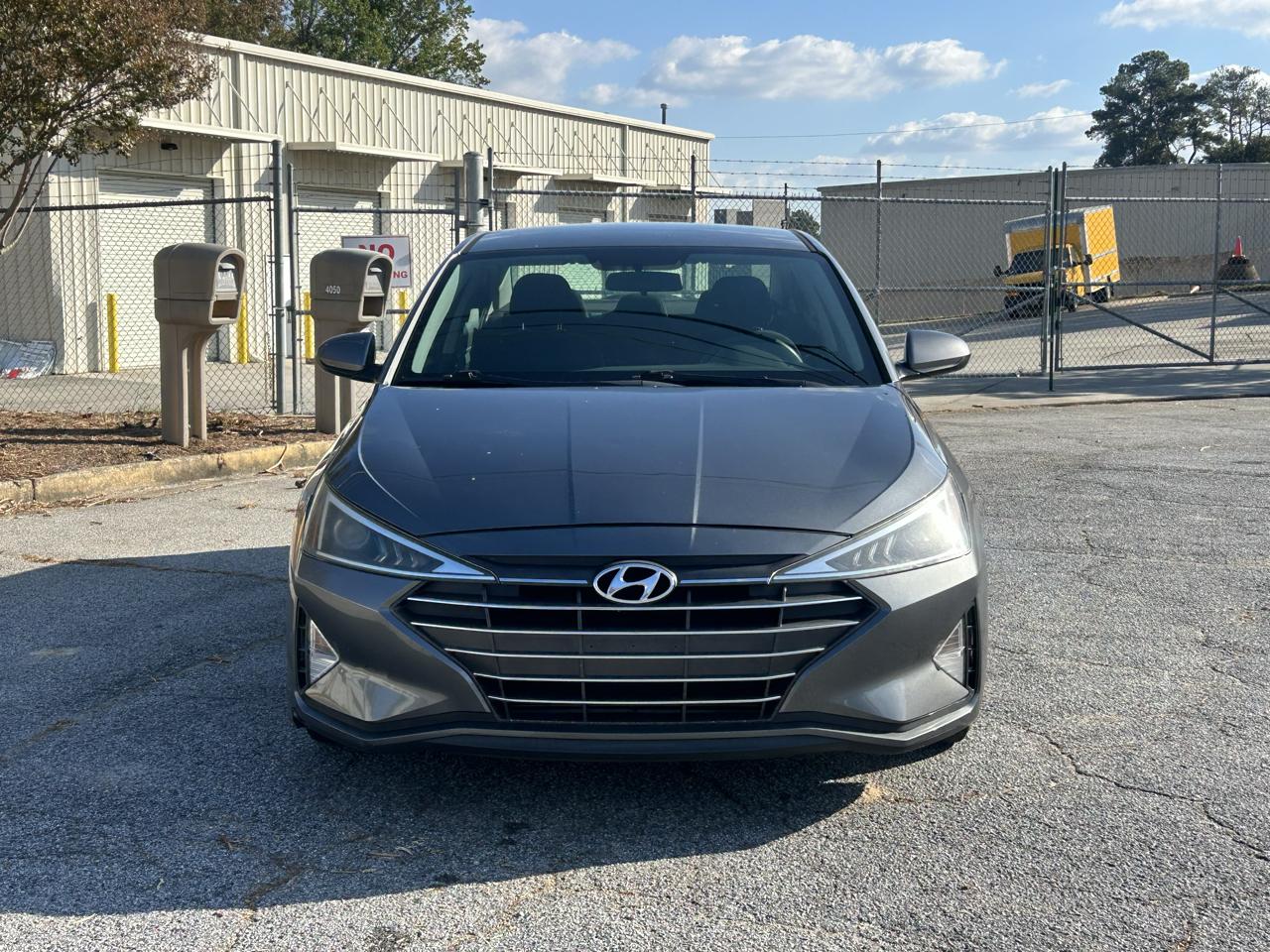 Hyundai Elantra SE 6AT 2019