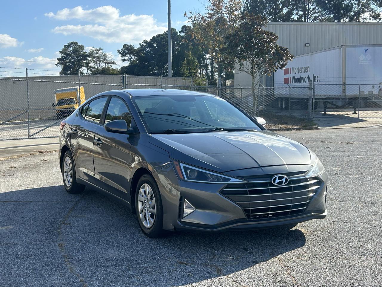 Hyundai Elantra SE 6AT 2019