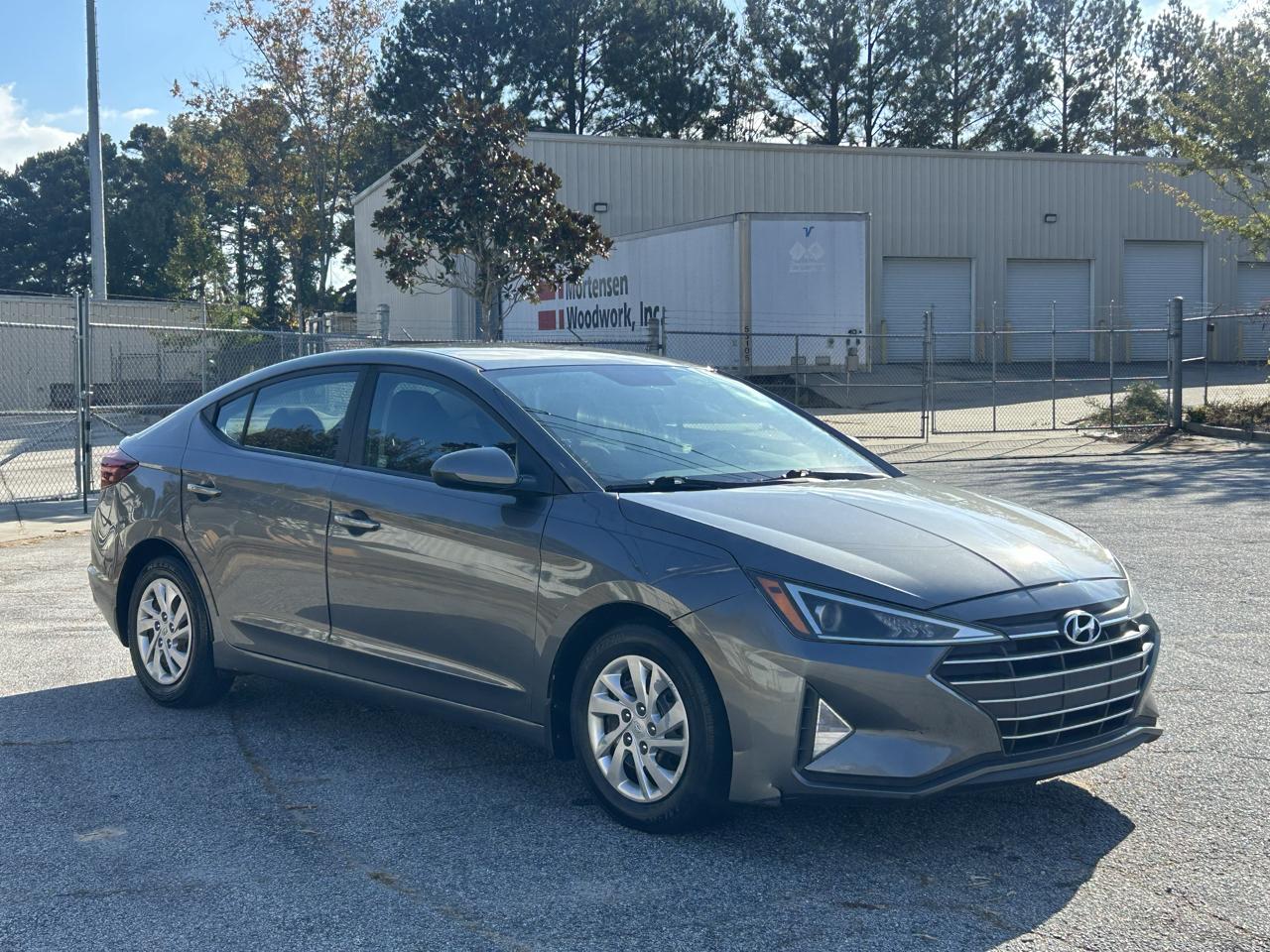 Hyundai Elantra SE 6AT 2019