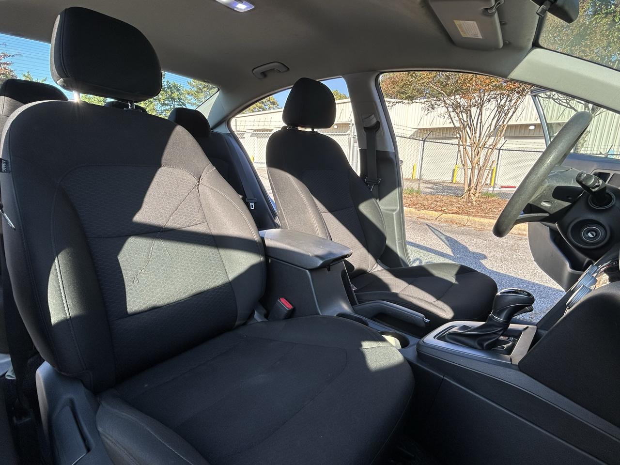 Hyundai Elantra SE 6AT 2019