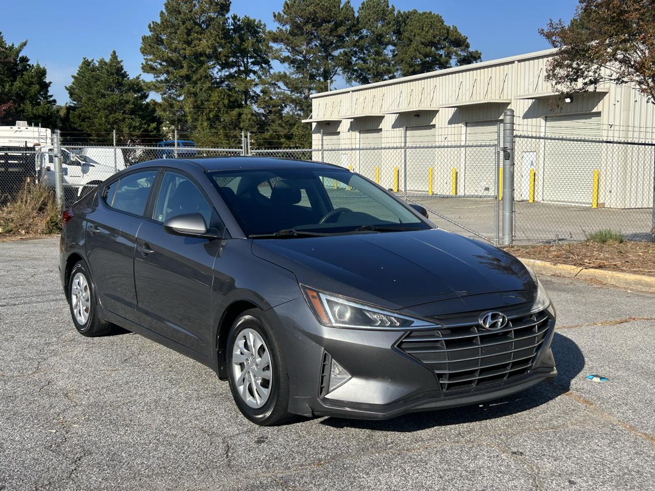 Hyundai Elantra SE 6AT 2019