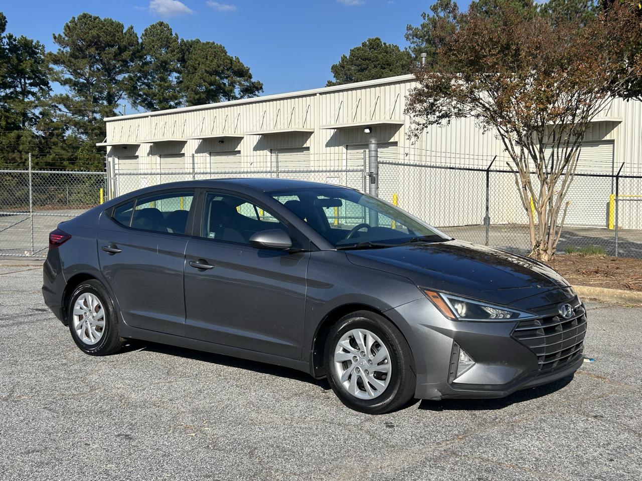 Hyundai Elantra SE 6AT 2019