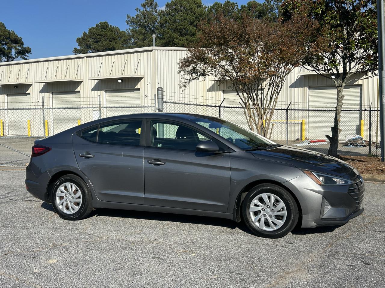 Hyundai Elantra SE 6AT 2019