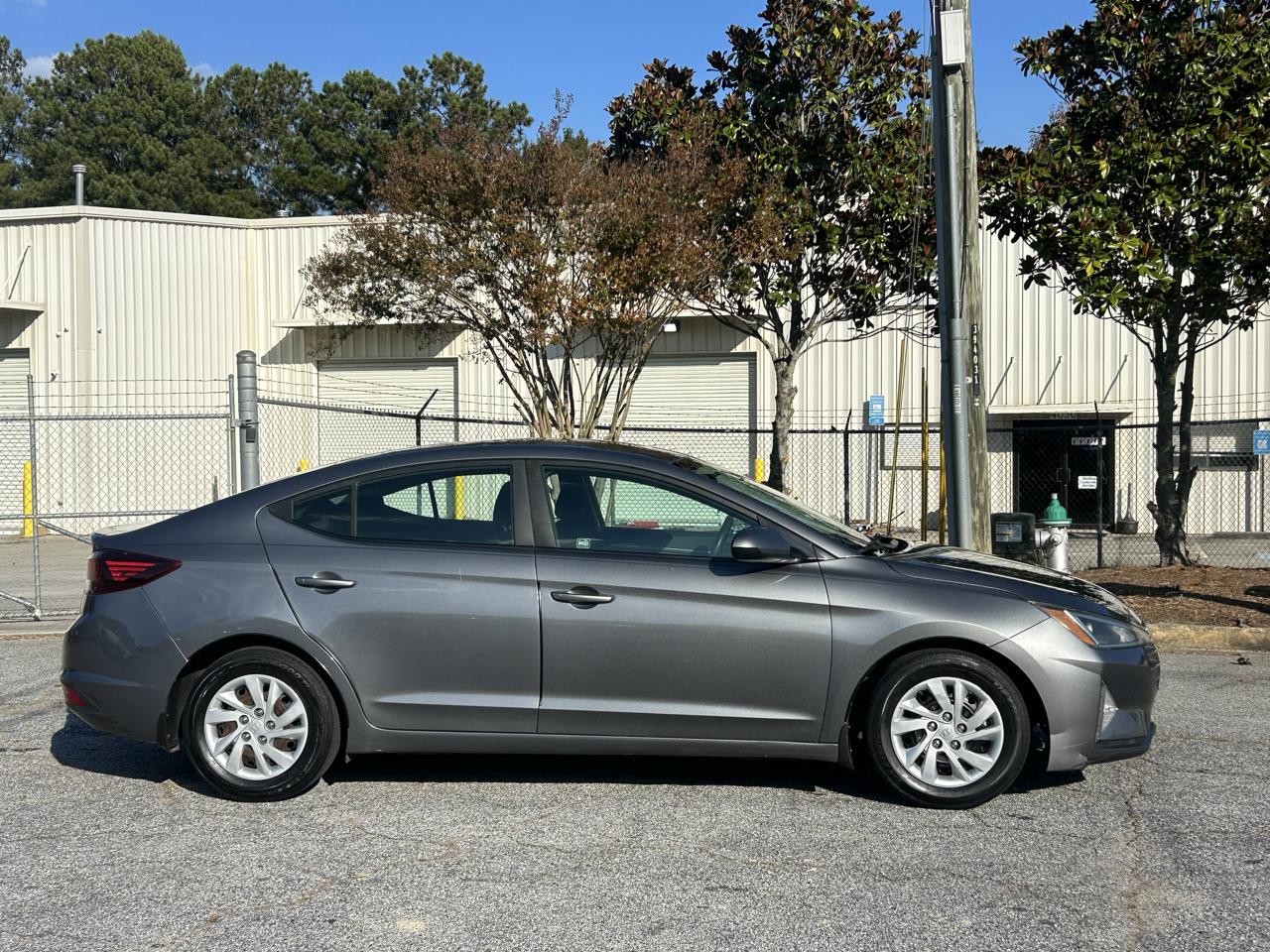 Hyundai Elantra SE 6AT 2019