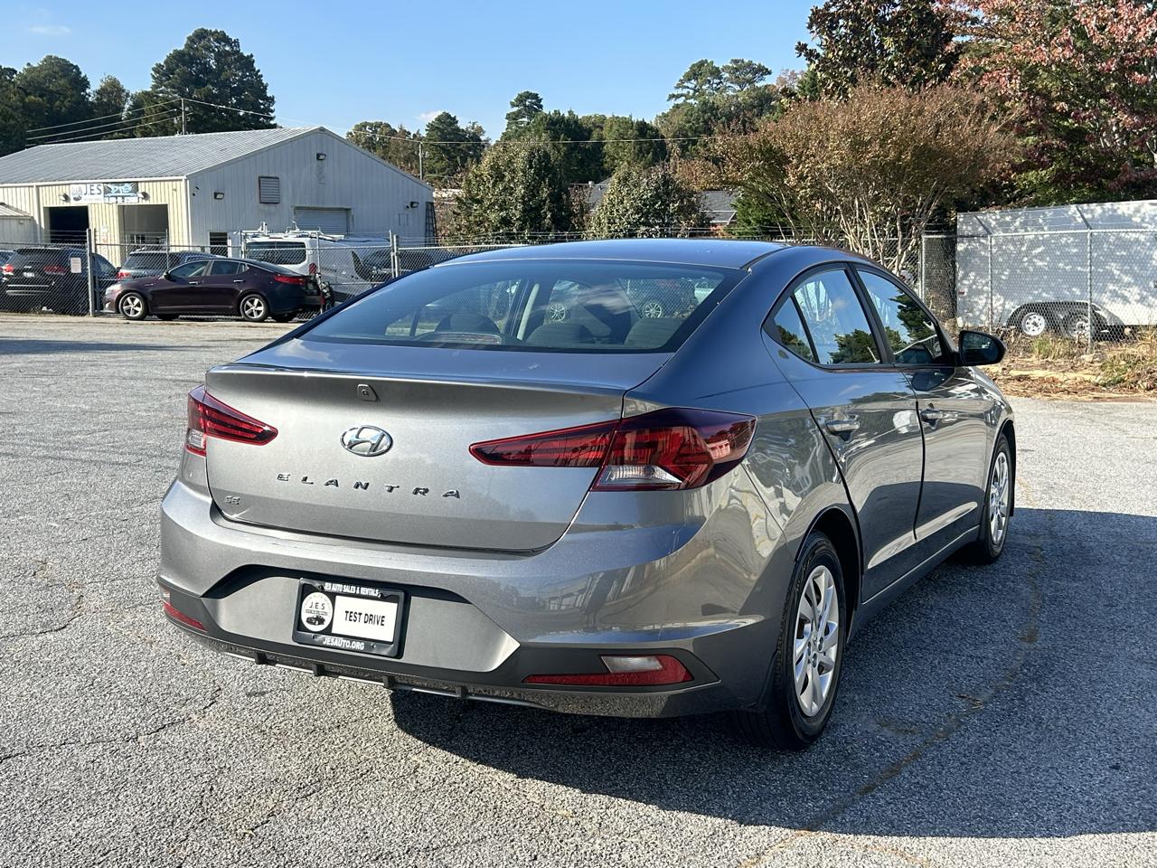 Hyundai Elantra SE 6AT 2019