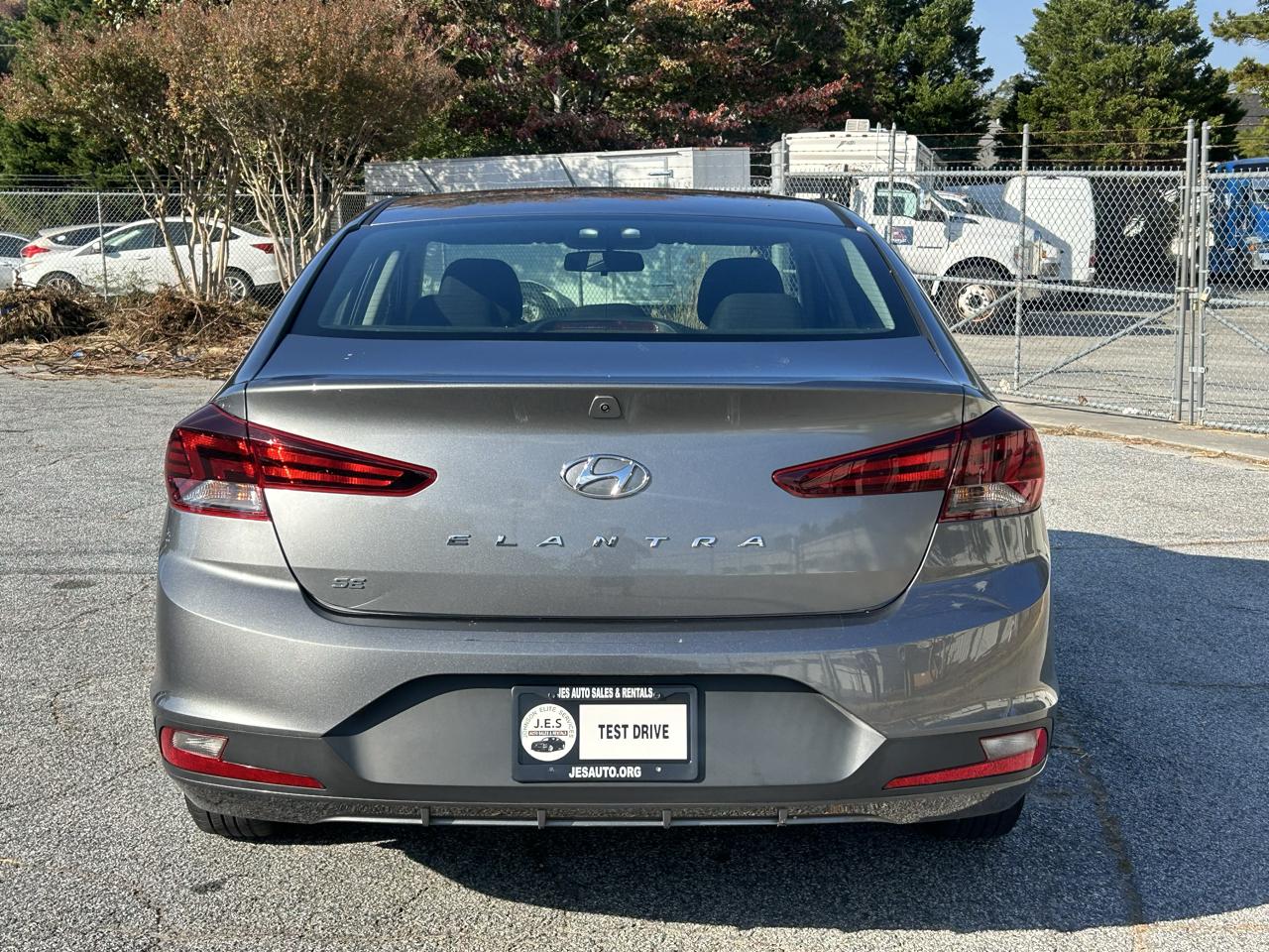 Hyundai Elantra SE 6AT 2019