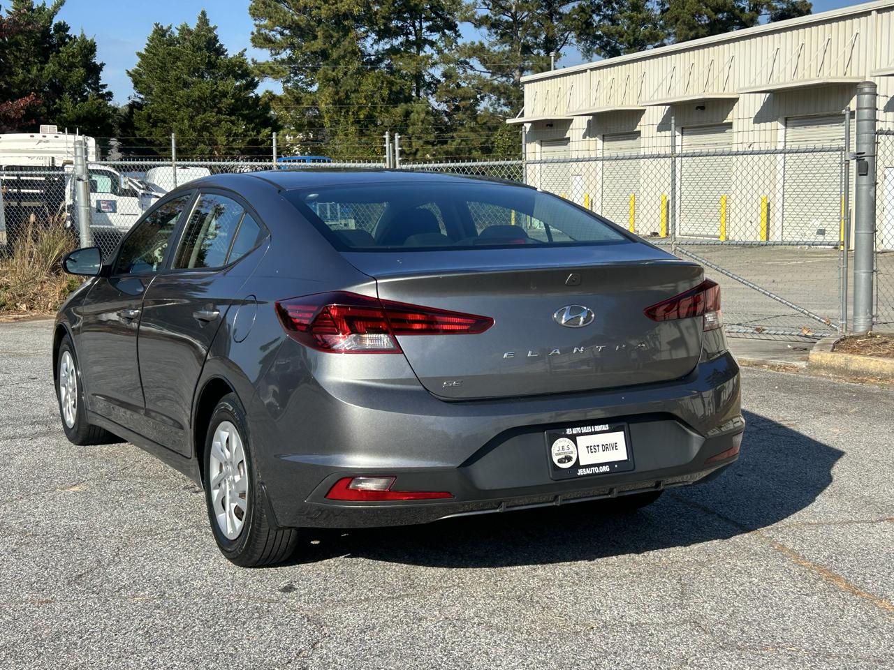 Hyundai Elantra SE 6AT 2019
