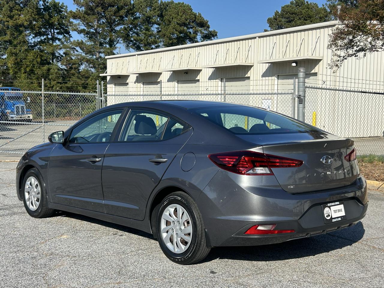 Hyundai Elantra SE 6AT 2019
