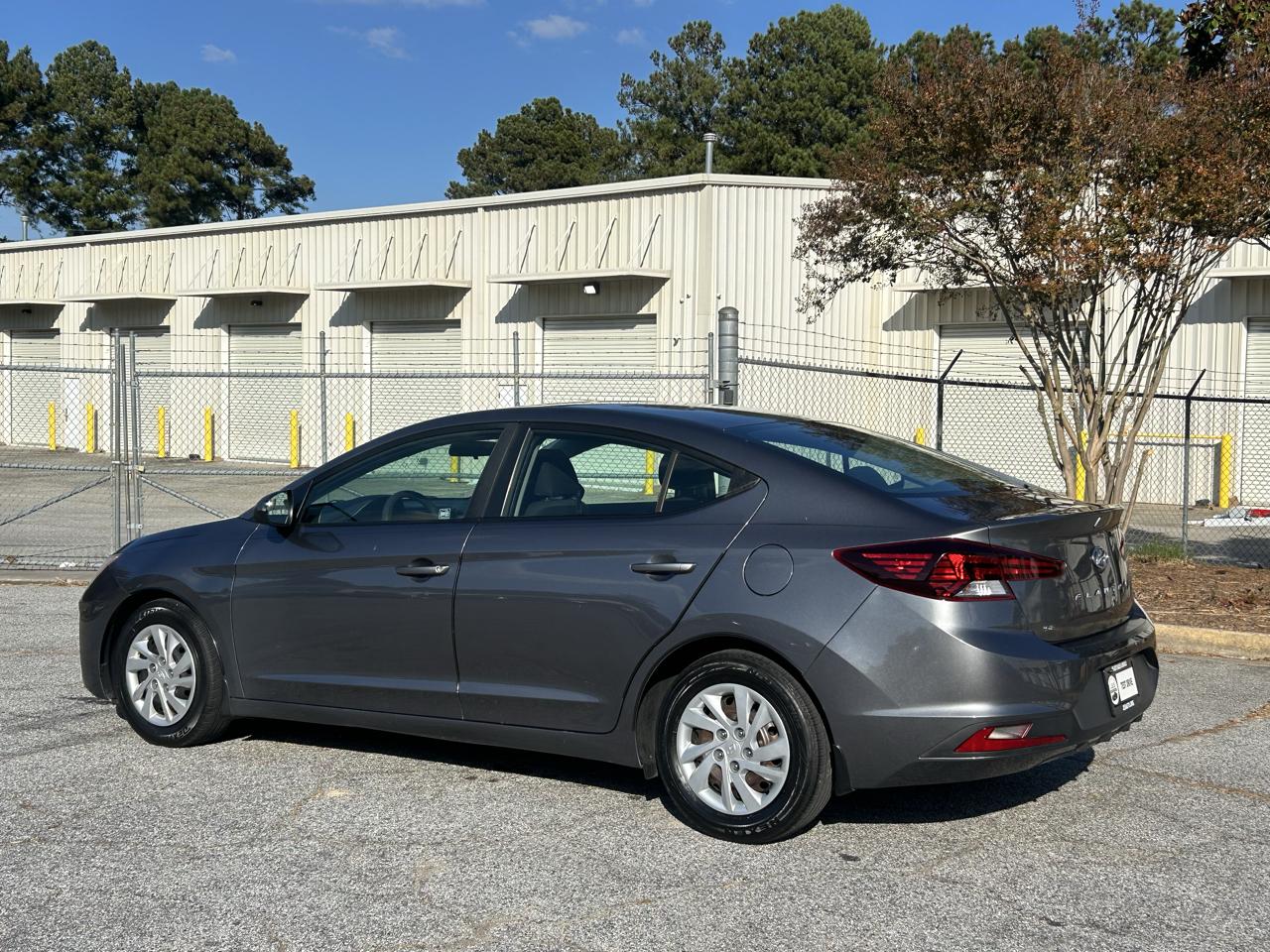 Hyundai Elantra SE 6AT 2019