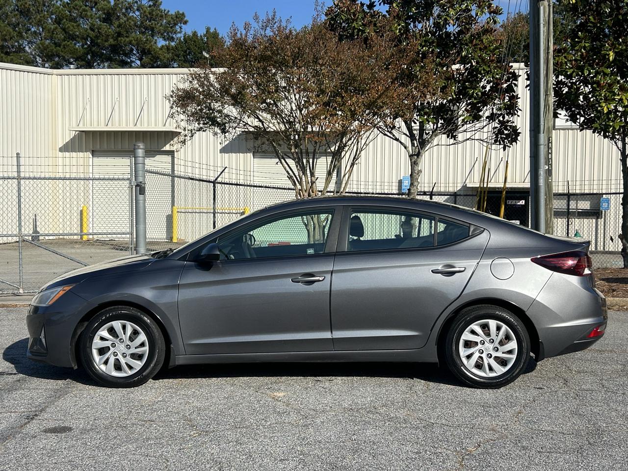 Hyundai Elantra SE 6AT 2019