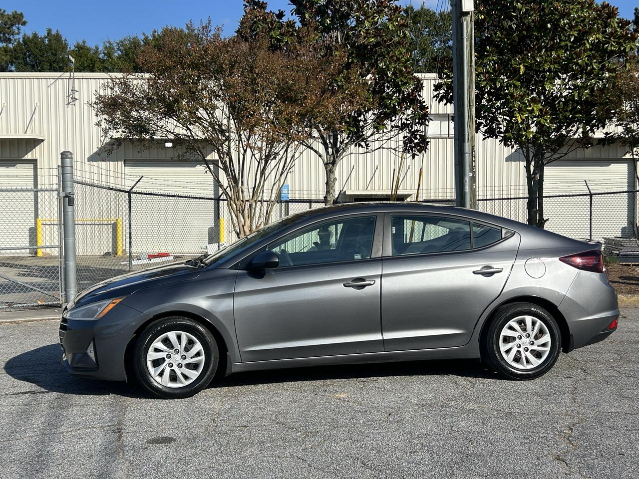 Hyundai Elantra SE 6AT 2019