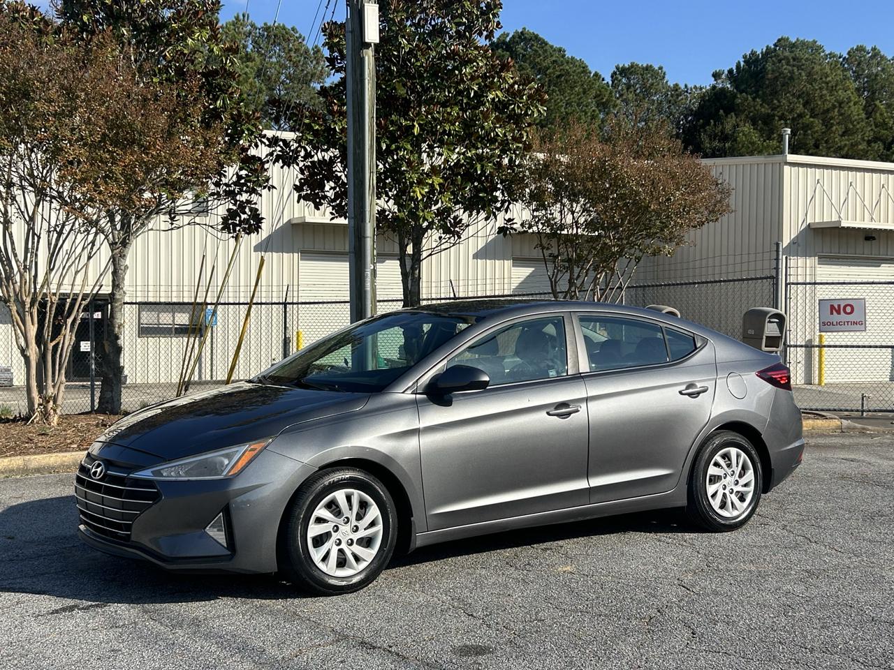 Hyundai Elantra SE 6AT 2019