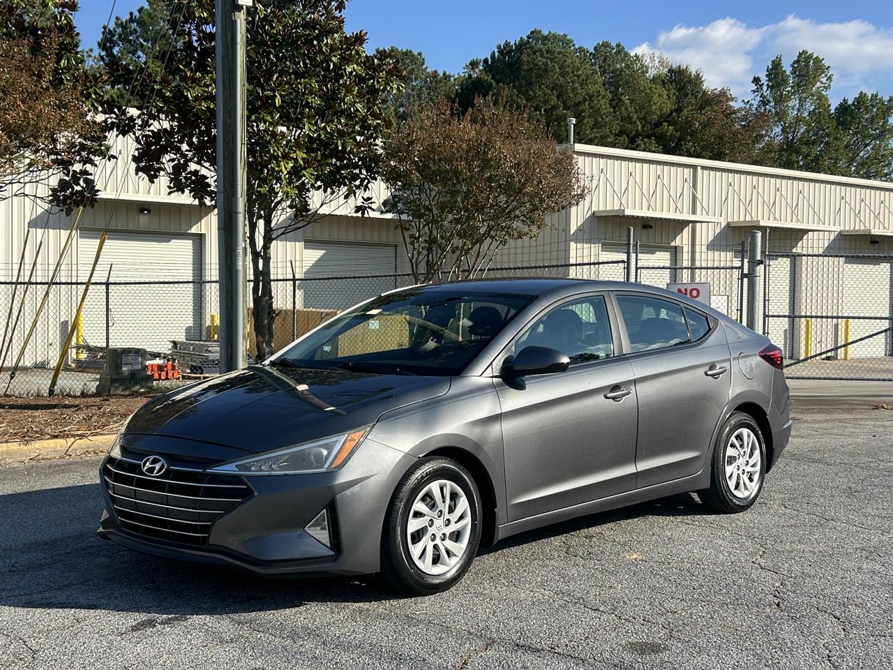 Hyundai Elantra SE 6AT 2019