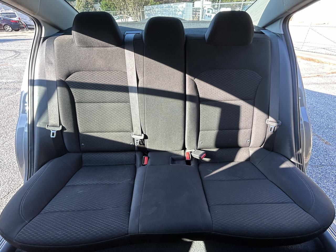 Hyundai Elantra SE 6AT 2019