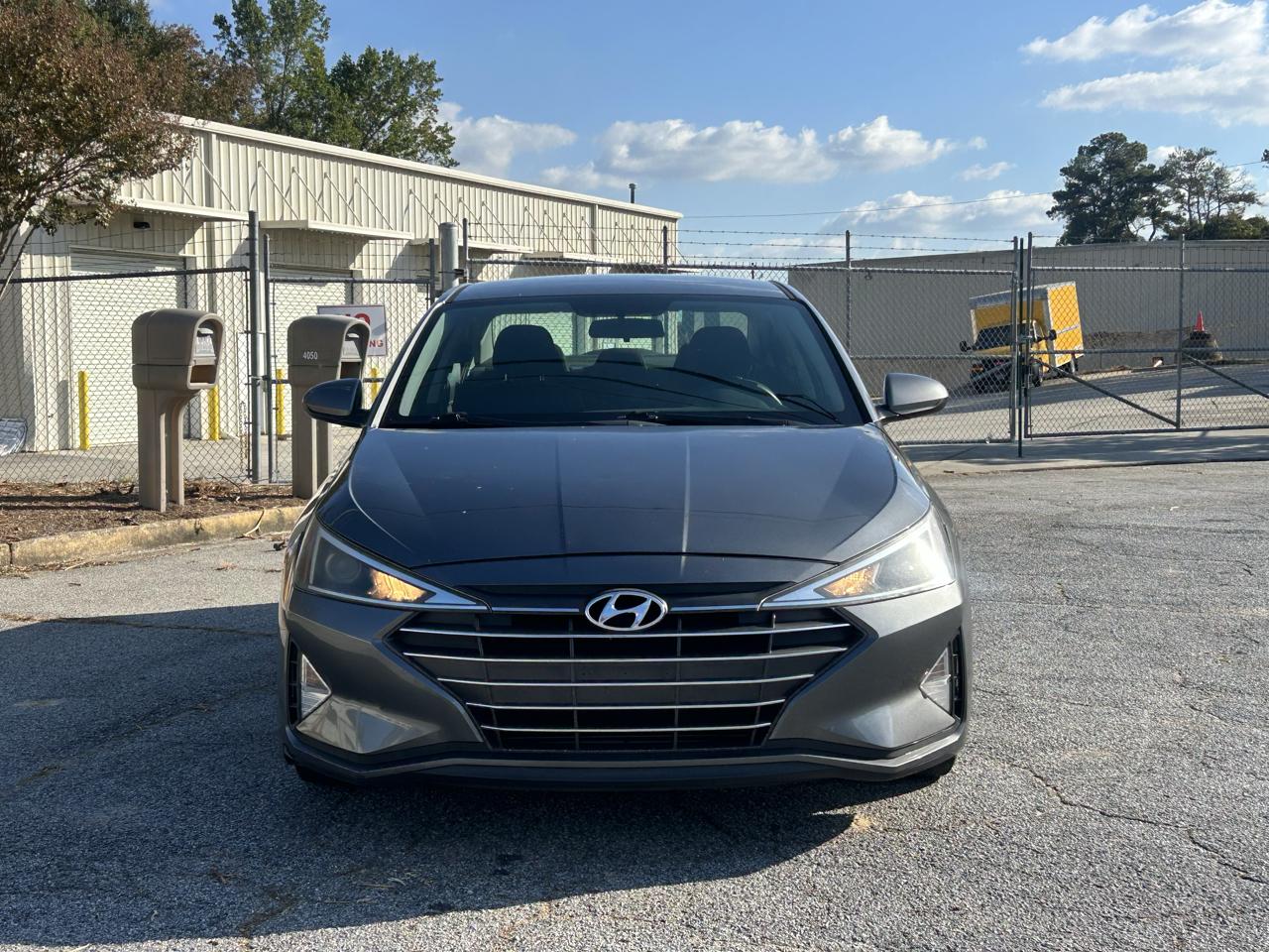 Hyundai Elantra SE 6AT 2019
