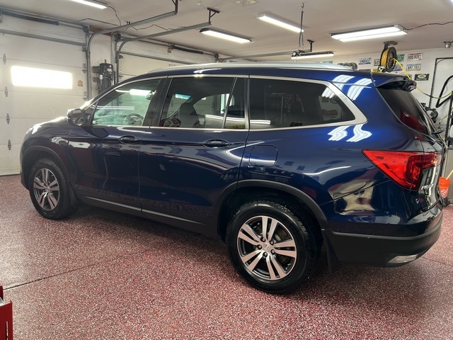 2017 Honda Pilot EX-L photo 2