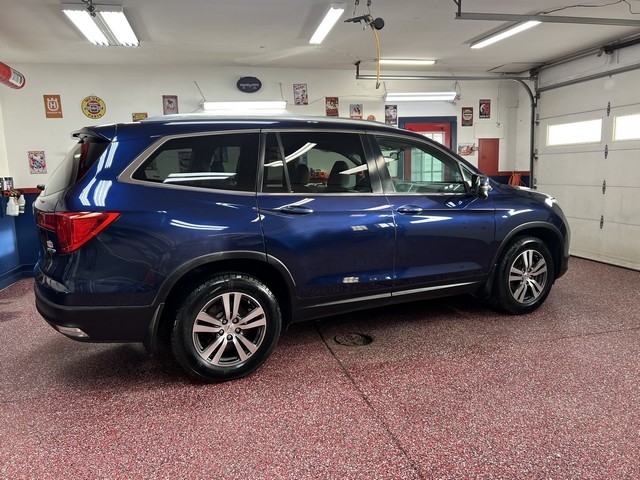 2017 Honda Pilot EX-L photo 3