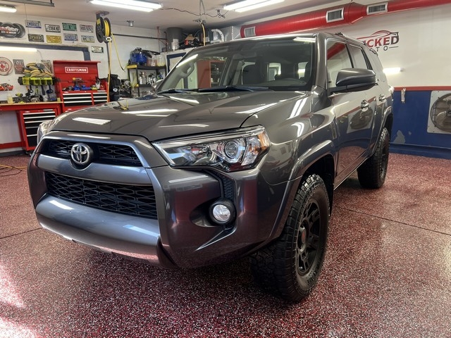 2019 Toyota 4Runner SR5 4WD
