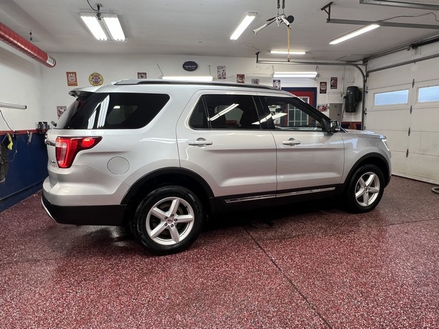 Ford Explorer XLT 4WD 2017