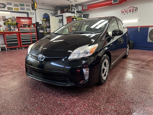 2013 Toyota Prius Three's photo
