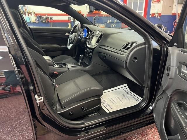 Chrysler 300 SRT8 Core 2014