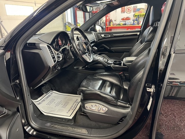 Porsche Cayenne Platinum Edition AWD 2018