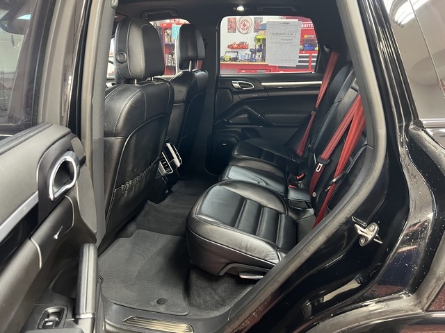 Porsche Cayenne Platinum Edition AWD 2018