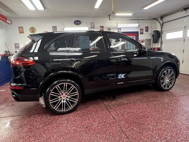 Porsche Cayenne Platinum Edition AWD 2018