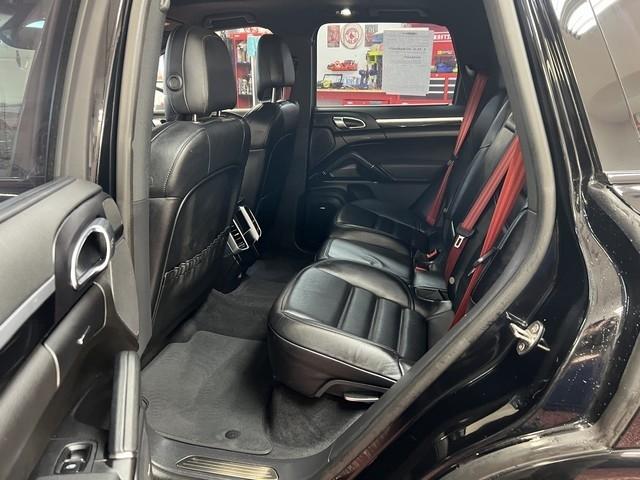 Porsche Cayenne Platinum Edition AWD 2018