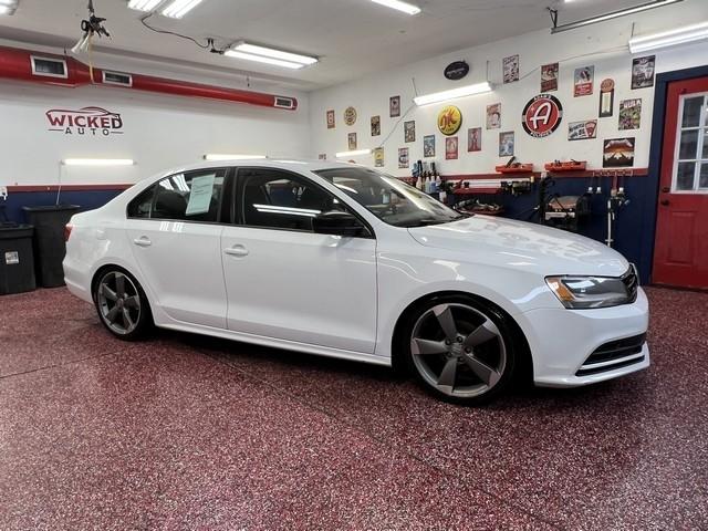 Volkswagen Jetta S 5M 2015