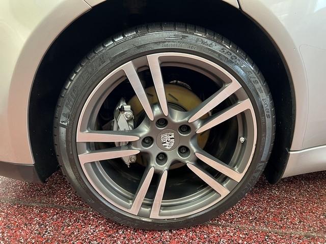 Porsche Panamera 4S 2011