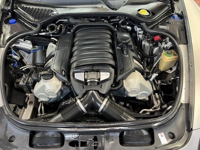 Porsche Panamera 4S 2011