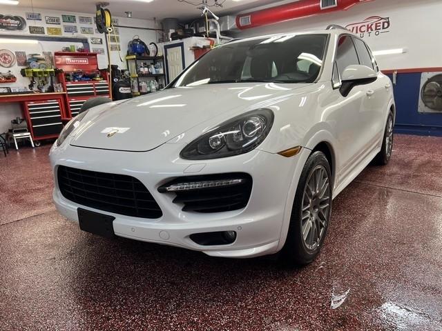 Porsche Cayenne GTS 2014
