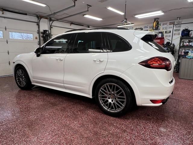 Porsche Cayenne GTS 2014