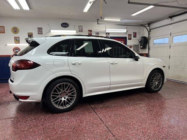 Porsche Cayenne GTS 2014