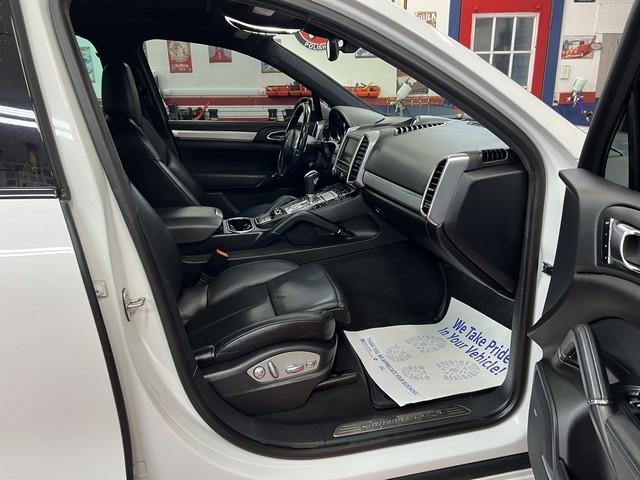 Porsche Cayenne GTS 2014