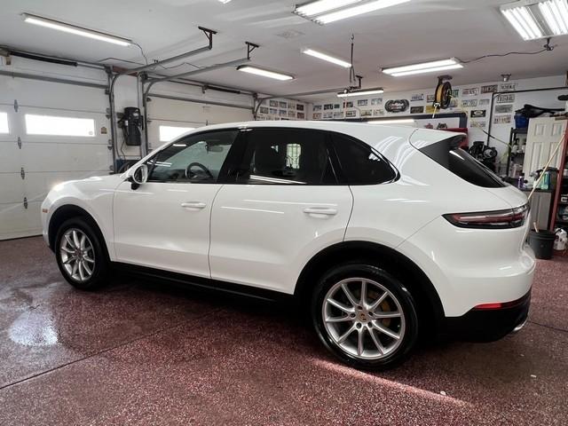 Porsche Cayenne Base 2020