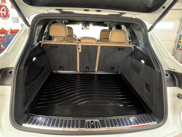 Porsche Cayenne Base 2020